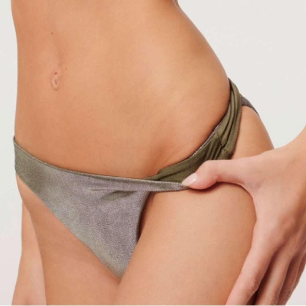 NWT Good‎ American Metallic Better
Bikini Bottom Stormy Foil 2/Medium